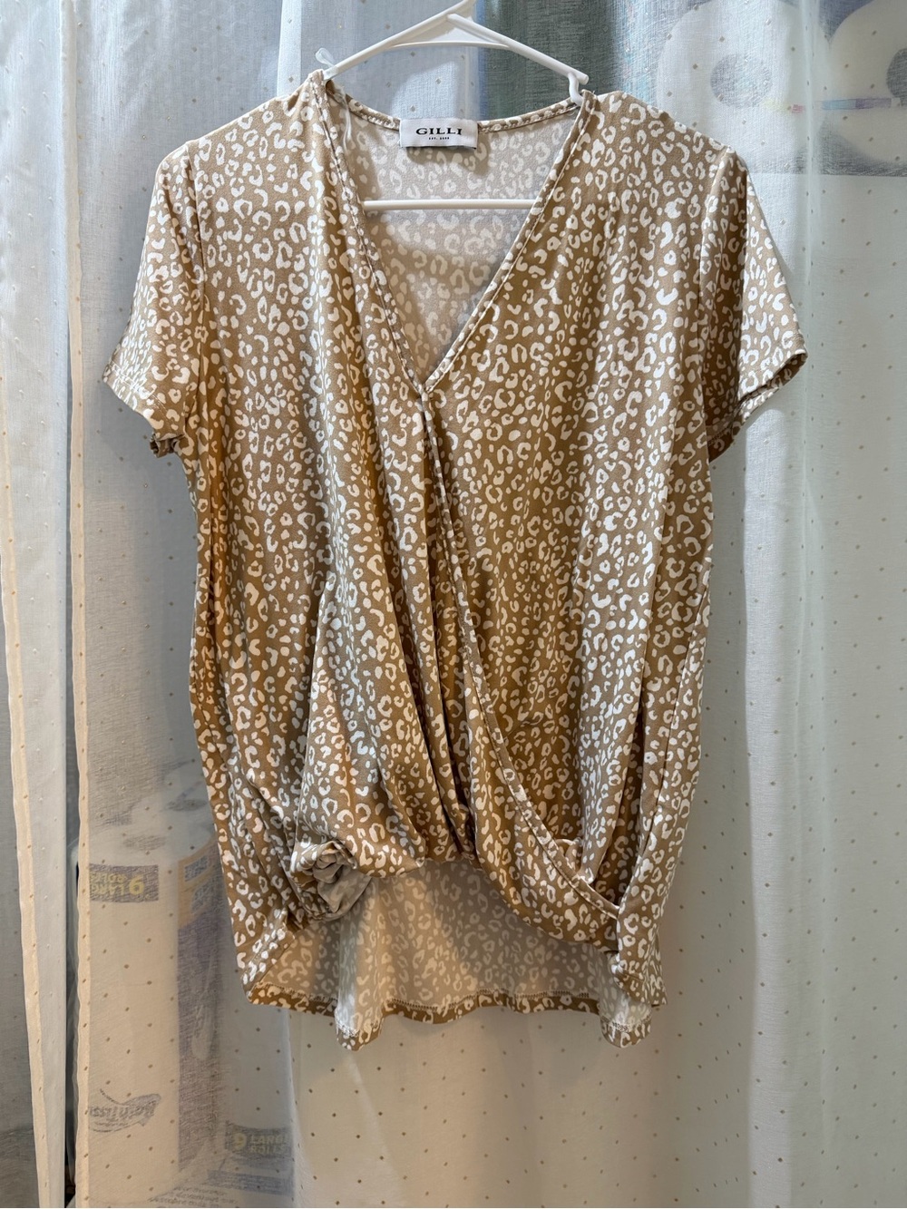 GILLI Women's Tan Animal Print Wrap Front Top